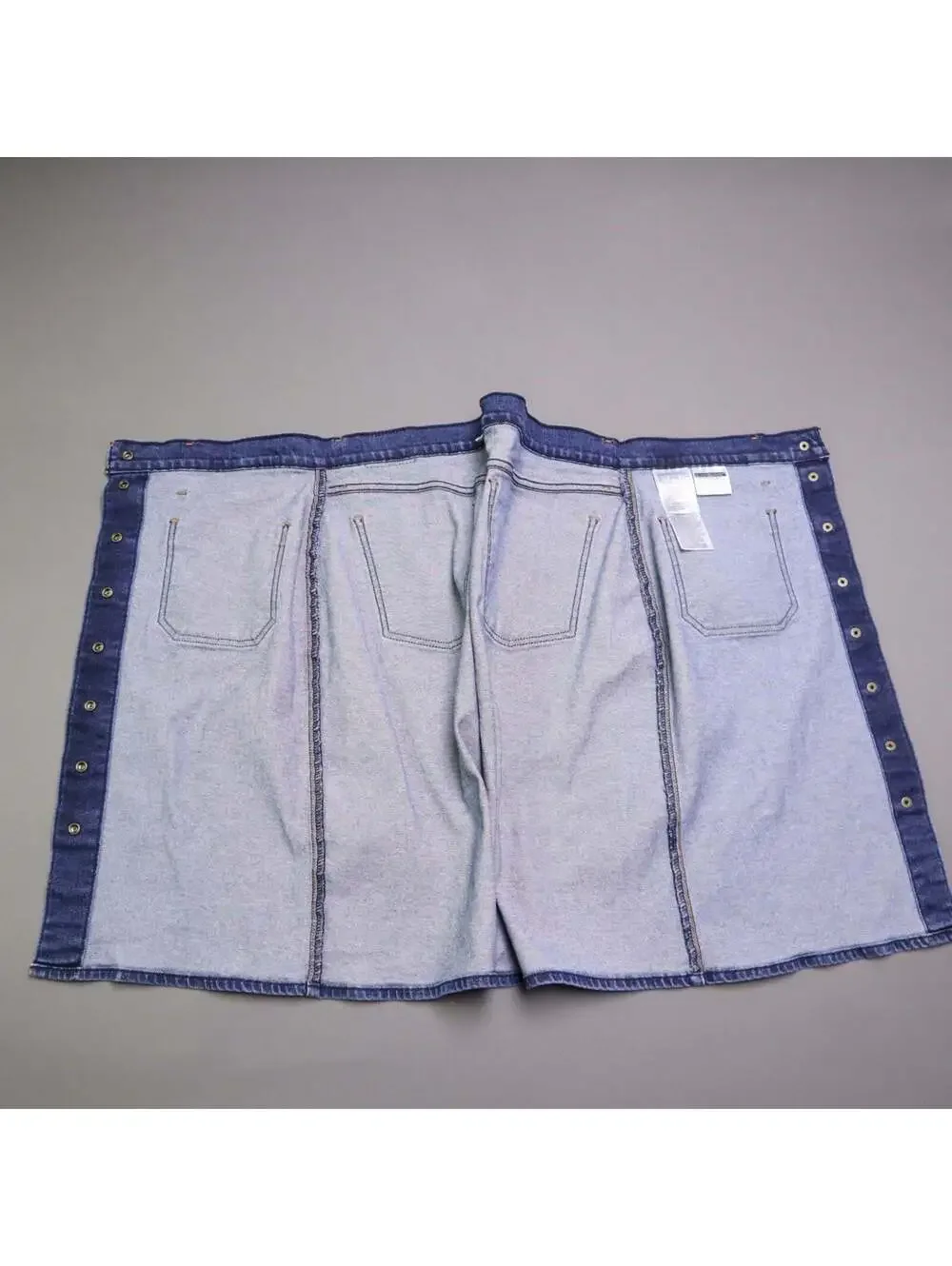 Levi's Button Front Denim Midi Skirt Size 30 Medium Wash Patch Pocket High Rise